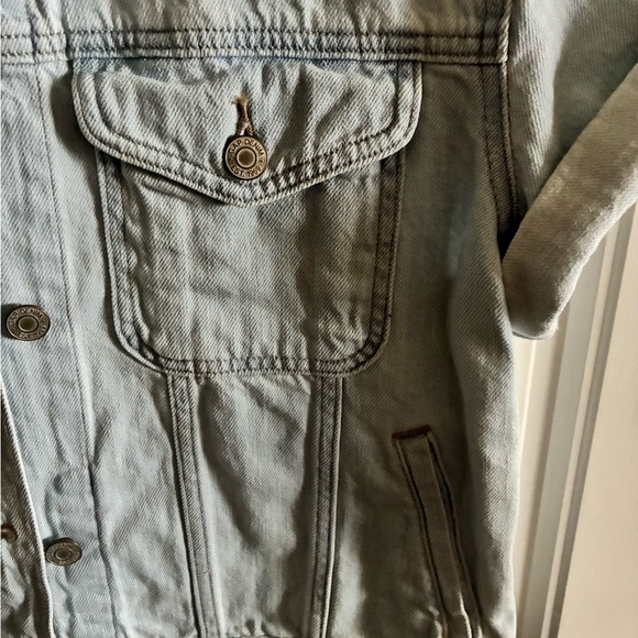 GAP Classic Light Blue Denim Jacket - Picture 3 of 5